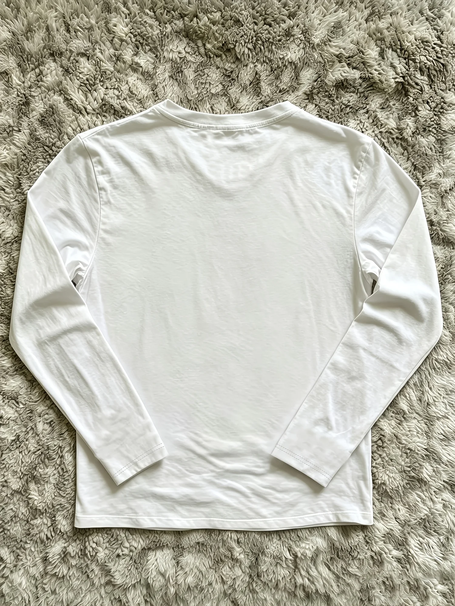 American Retro White Crew‑Neck Long‑Sleeve Tee, Buddha Sculpture Hands Gesture Print Niche Casual Layering Top