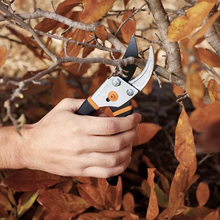 Garden Pruner Scissors with Self-Cleaning Juice Groove Anti-Stick Handle for Cutting Stems And Branches Slip-Resistant