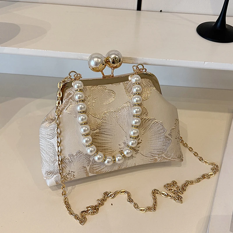 

Vintage Women Evening Shoulder Crossbody Bags Lock Shell Clip Designer Handmade Wedding Chic Clutch Lady Handbags Luxury Purse
