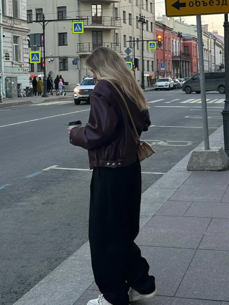 Jaqueta de couro feminino emendado, zíperes de lapela vintage, manga longa, bolsos duplos, sobretudo feminino, casaco de rua, outono, 2023