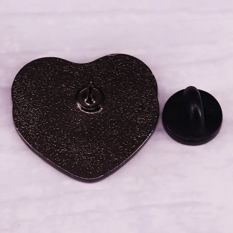 وقالت انها الضمائر الوردي القلب دبوس ملابس أشكال مختلفة LGBTQ شارة بروش ظهره الديكور مجوهرات الأزياء #2