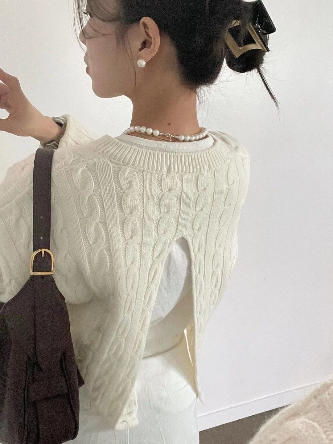Chic Long Sleeve Twist Sweater Back Split Design Casual Style Women's Fashion Autumn 2026 Dongda Gate A-Line Knitwear