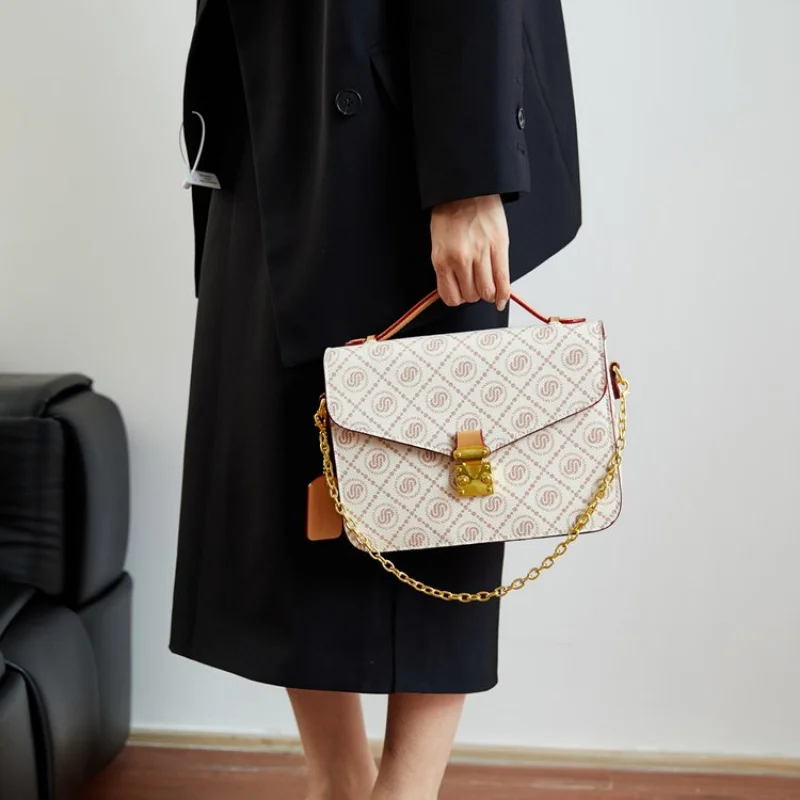 

Famous Designer Leather Women's Handbag Luxury Brand Elegant Popular Classic Classy Finish Vintage Bag​