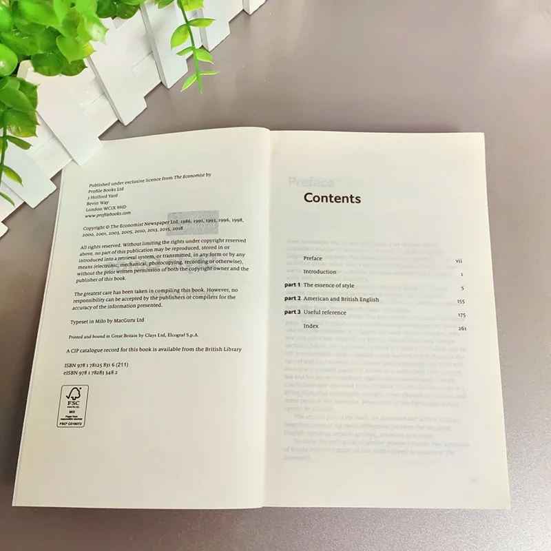 الاقتصاد: دليل النمط 《Ann Wroe》كتاب تعليمي باللغة الإنجليزية كتب إنجليزية Libros Livros