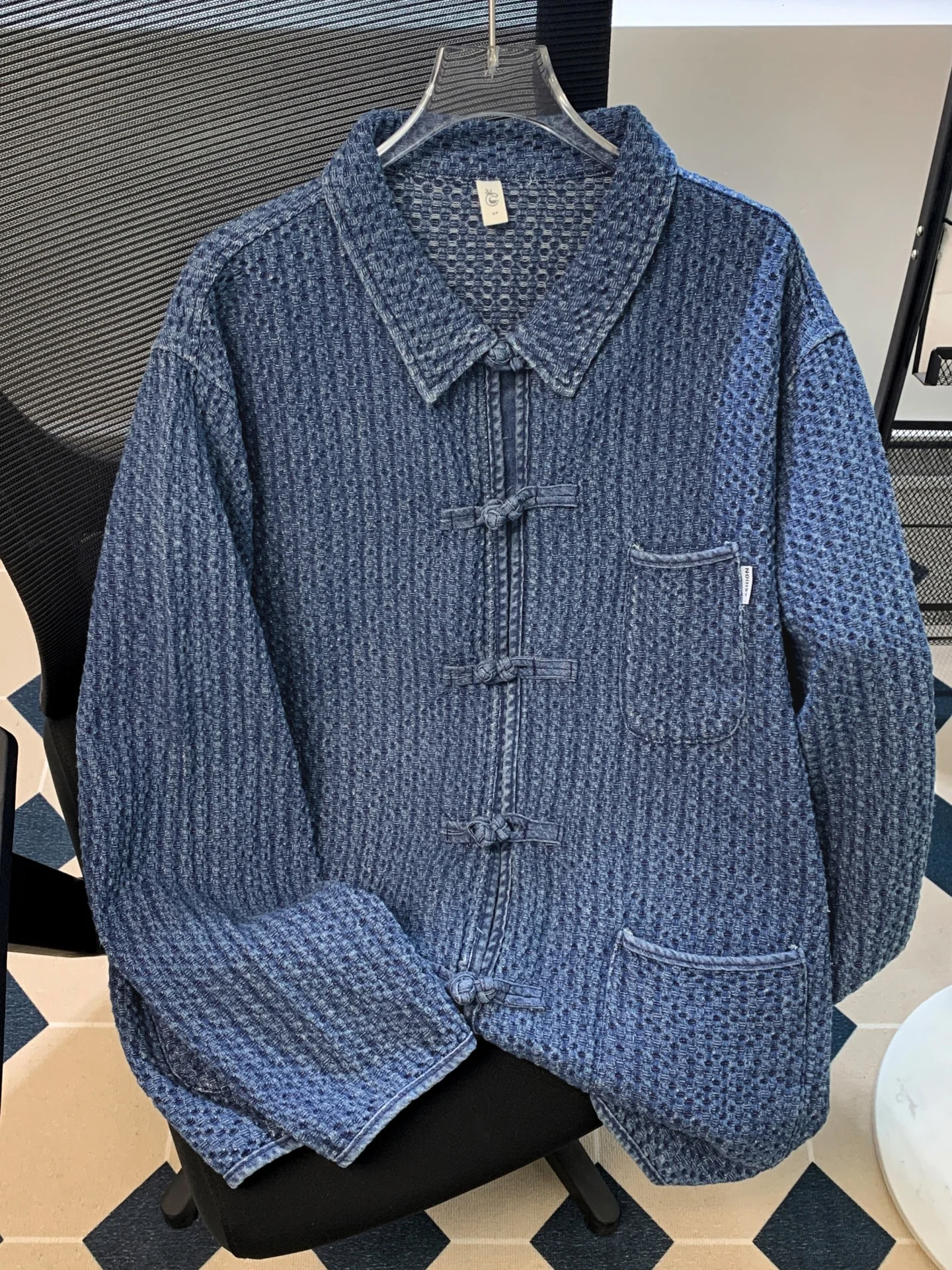 New Chinese Style Retro Washed Denim Jacket Men's Loose Collar High End Casual Jacket with Button Embellishment Spring Autumn
