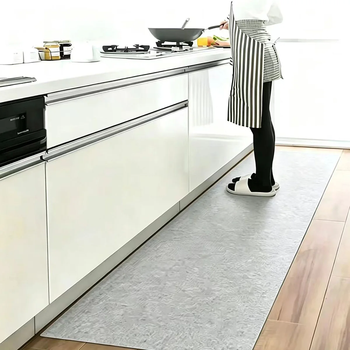 Self-Adhesive Felt Protective Mat, Oil-Proof Anti-Slip Wear Resistant Floor Sheet Cuttable for Kitchen Bathroom Floor Protection