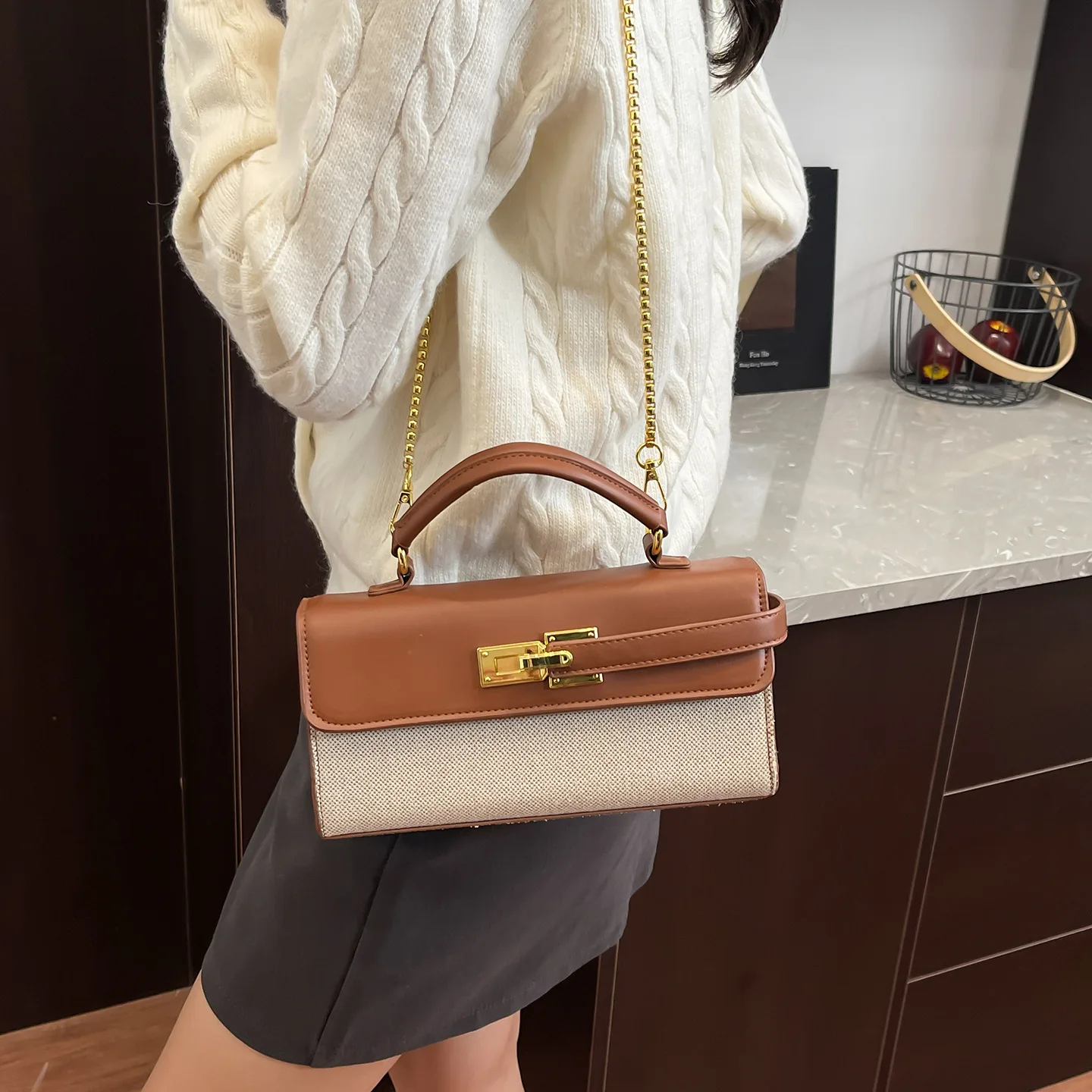 

Temperament Simple Small Square Bag New Versatile Chain Shoulder Bag Contrasting Color Stitching Niche Cross-body Women's Bag