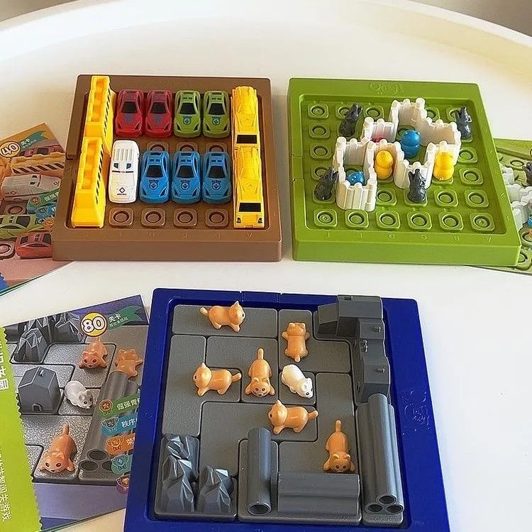 New desktop game, interesting cat and mouse, police and bandits vs. board game. Children's toys suitable for parties.