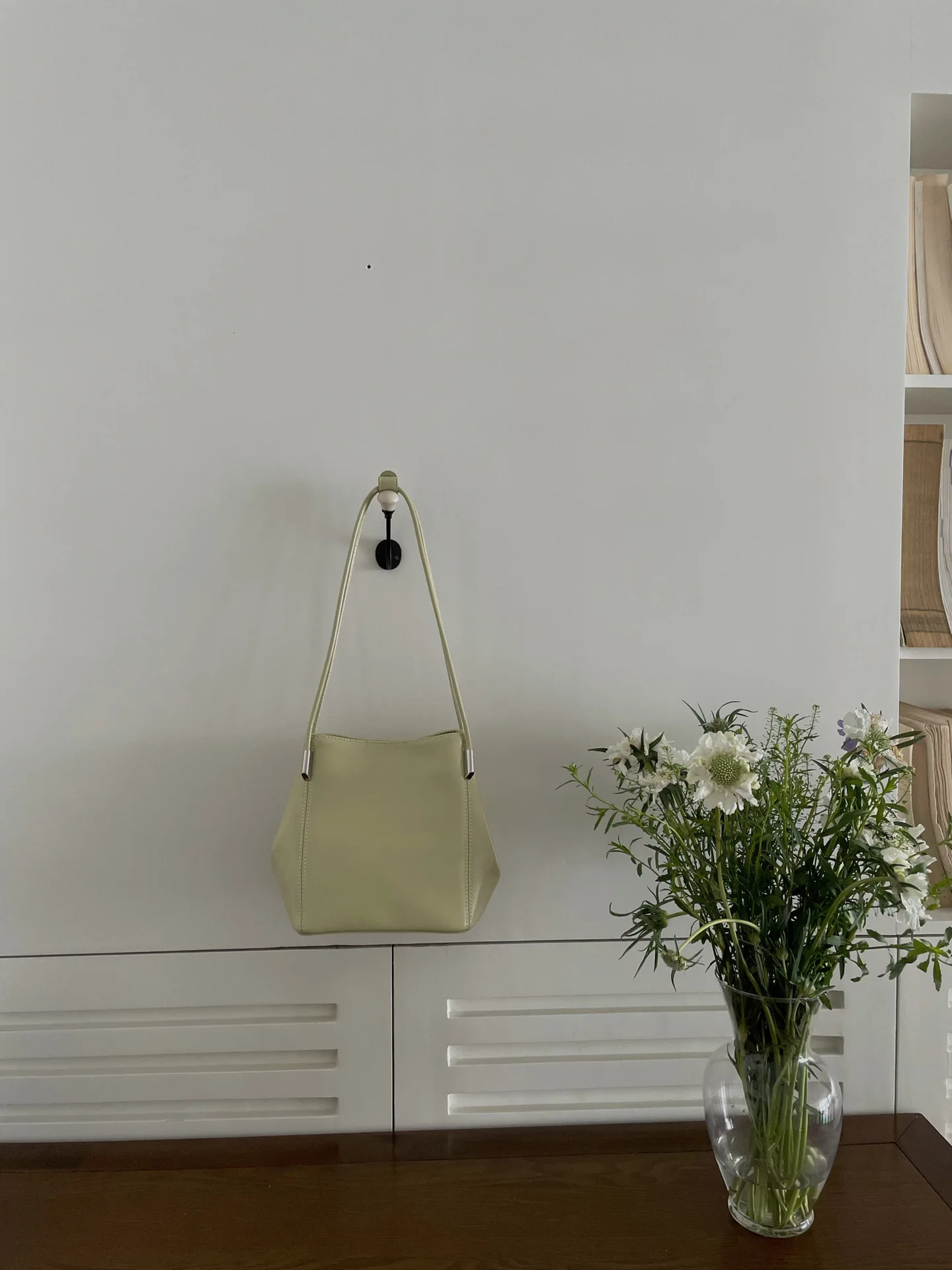 Dave&Di New Fashion French Medieval Style Cowhide Bucket Bag Retro Cowhide Shoulder Handmade Bag Women