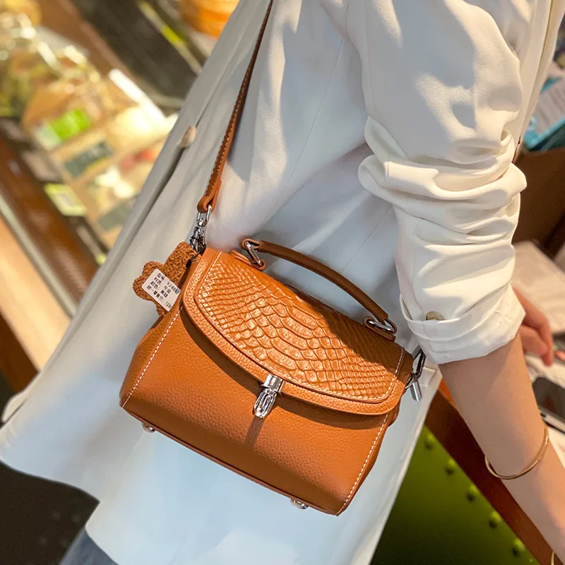 ของแท้กระเป๋าหนังผู้หญิงกระเป๋าแฟชั่นสำหรับสุภาพสตรี Crossbody สแควร์กระเป๋าสะพายหนังกระเป๋าถืออเนกประสงค์