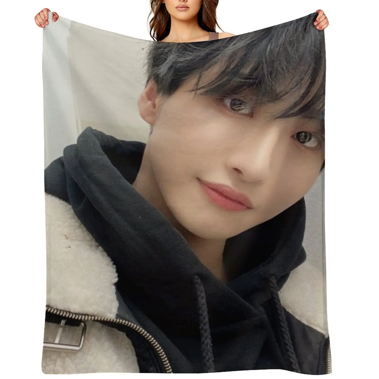 ATEEZ Seonghwa Throw Blanket Heavy Bed Fashionable heavy to sleep Polar Camping Fashion Sofas Blankets