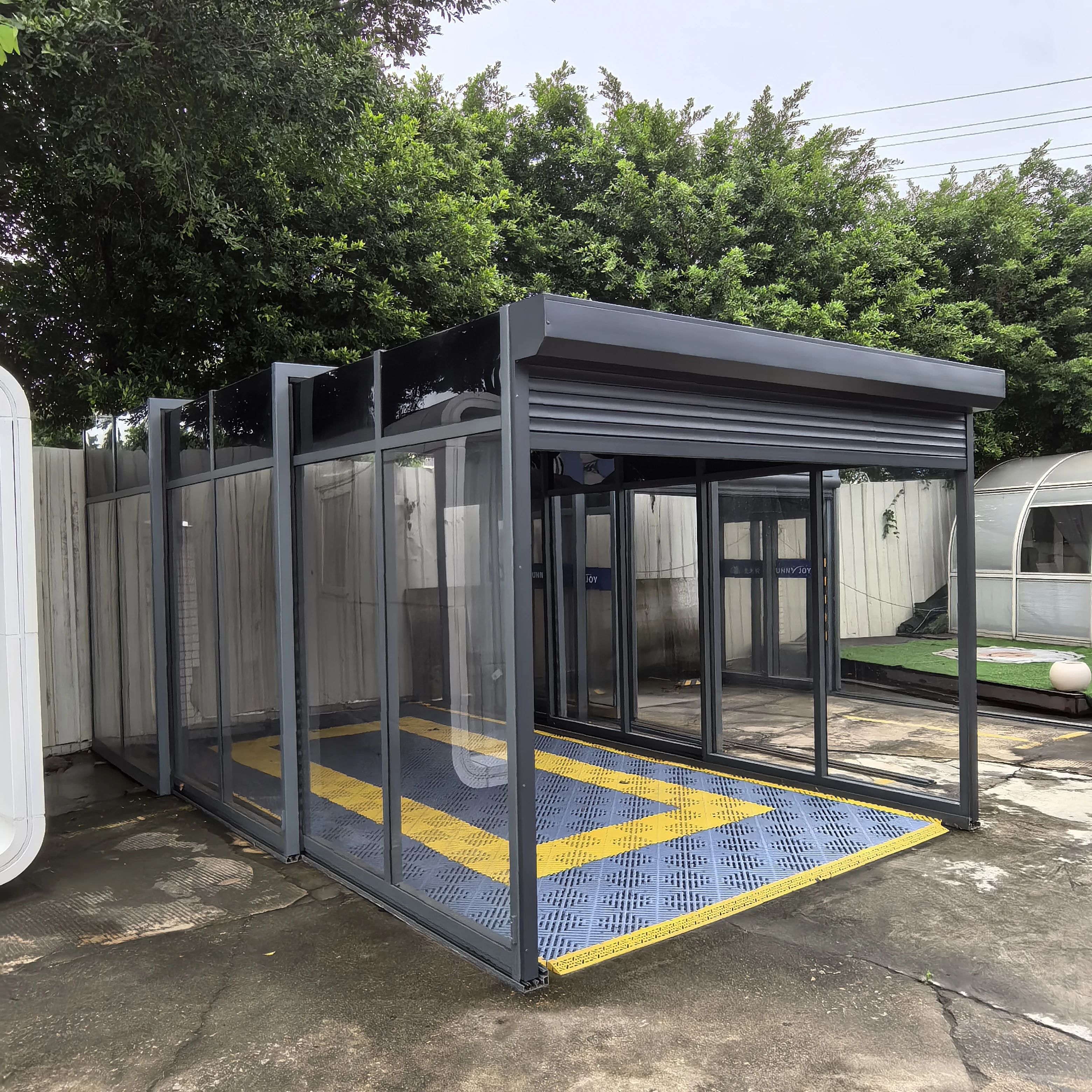 Custom Foldable Retractable Aluminum Carport Outdoor Villa Patio Windproof Waterproof All‑Weather Parking Shelter For Home