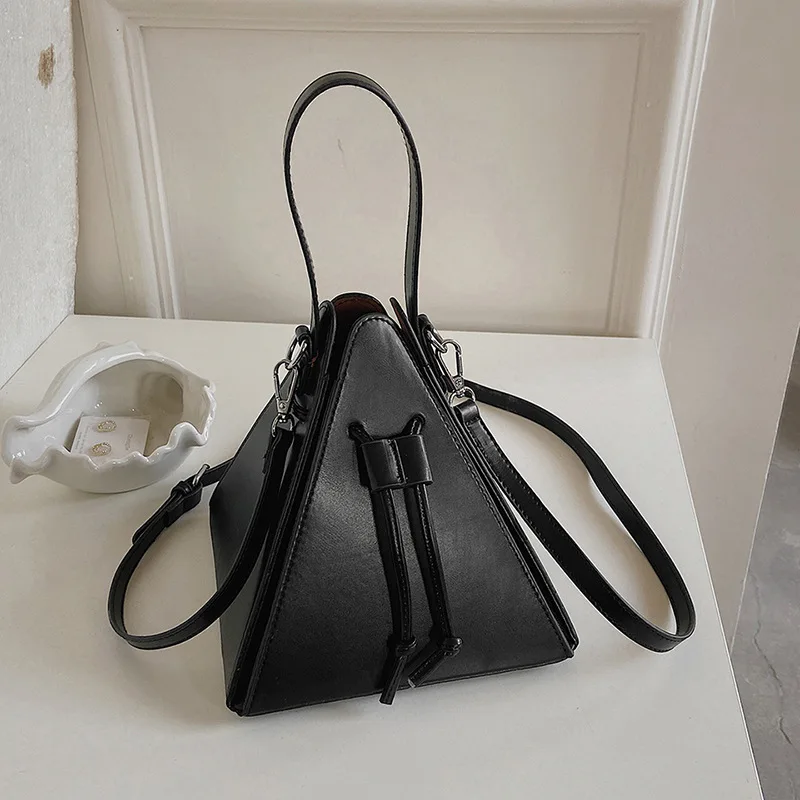 Triangle Small Tote Pu Leather Design Handbag 2022 Fashion Special Shape Ladies Handbag Women Messenger Bags Ladies Shoulder Bag