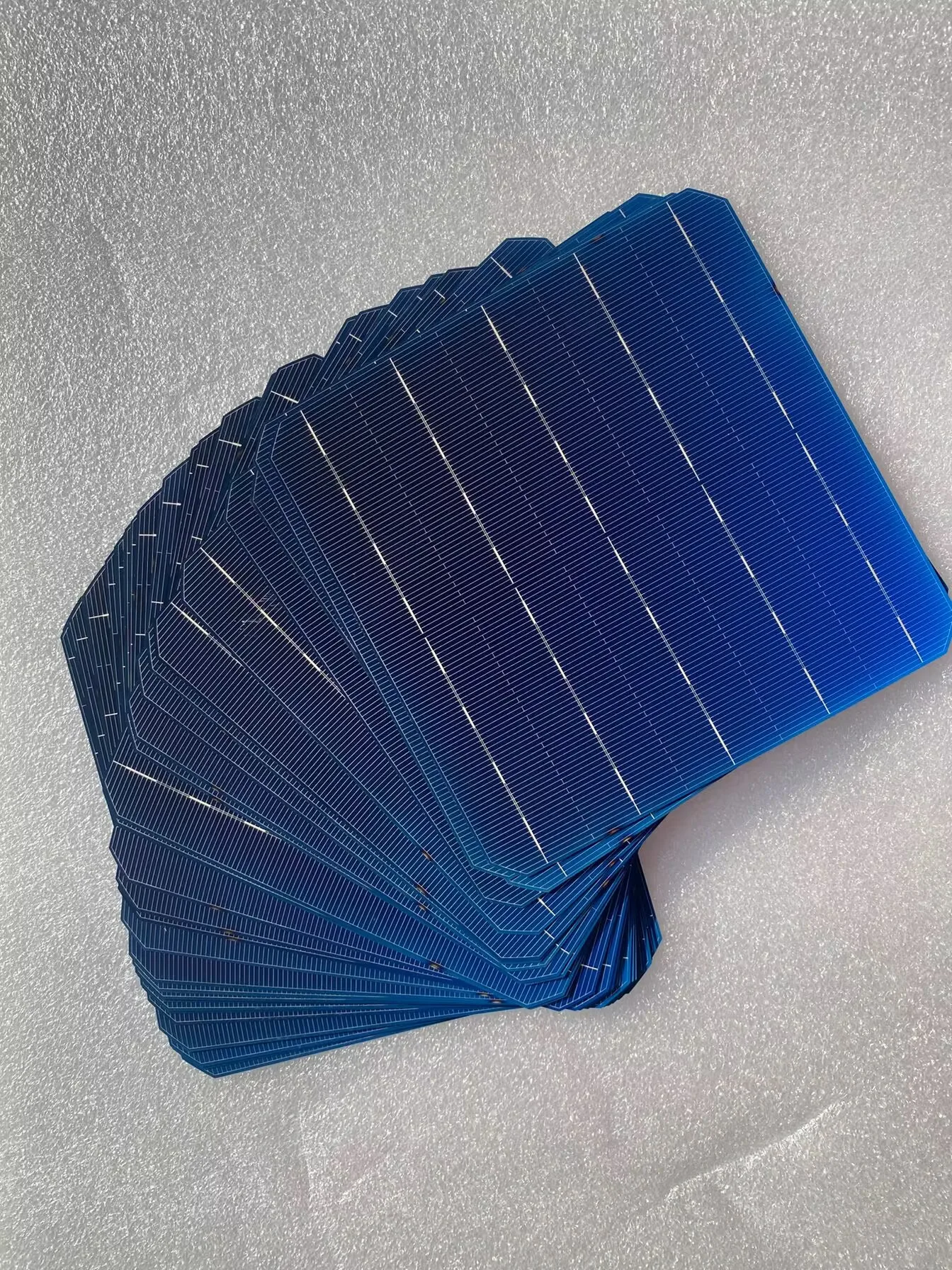 100Pcs 5W 0.5V A Grade 156 * 156MM PV Monocrystalline Silicon Solar Cell 6x6 For DIY Solar Panel