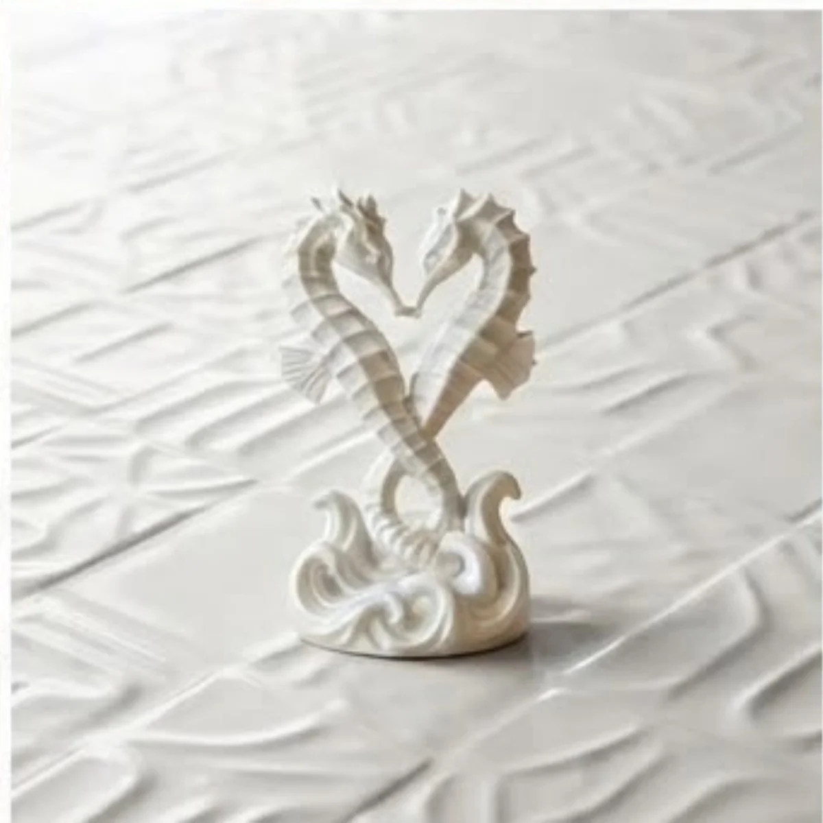 Newest 3D Printed Heart Shaped Double Seahorse Statue White Ocean Wave Base Sculpture Romantic Home Table Decor Ornament