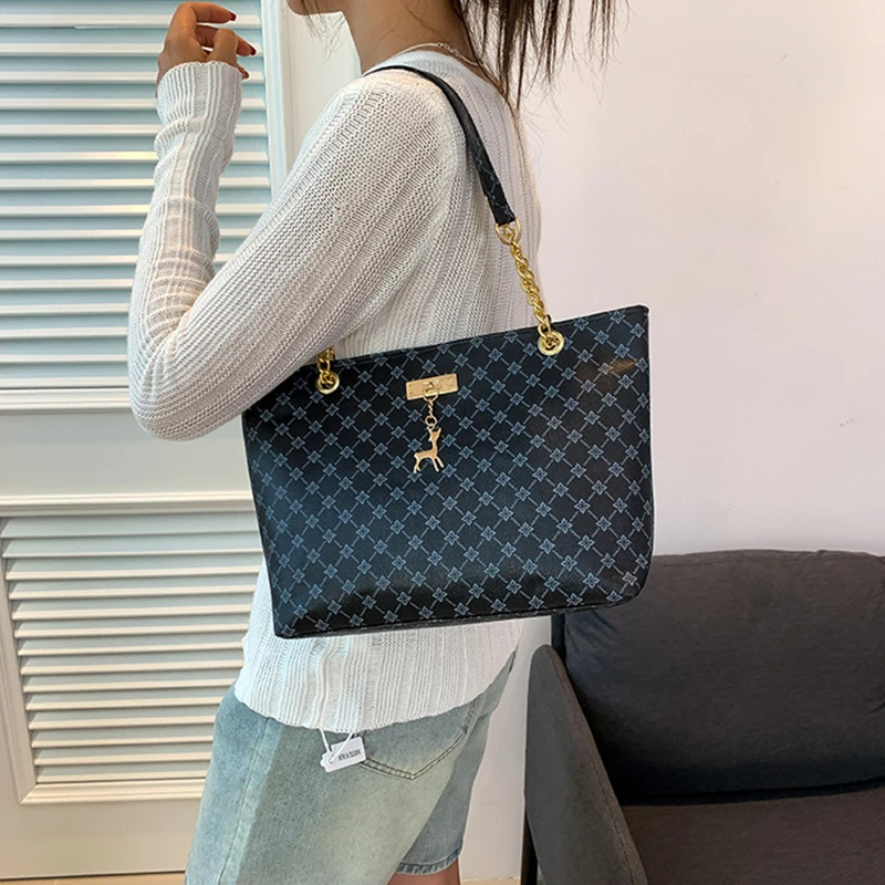 Neue Presbyopia-Handtasche mit Textur, weichem Leder, großem Fassungsvermögen, Tragetasche für Damen mit hängenden Accessoires, Schultertasche – Detail 10