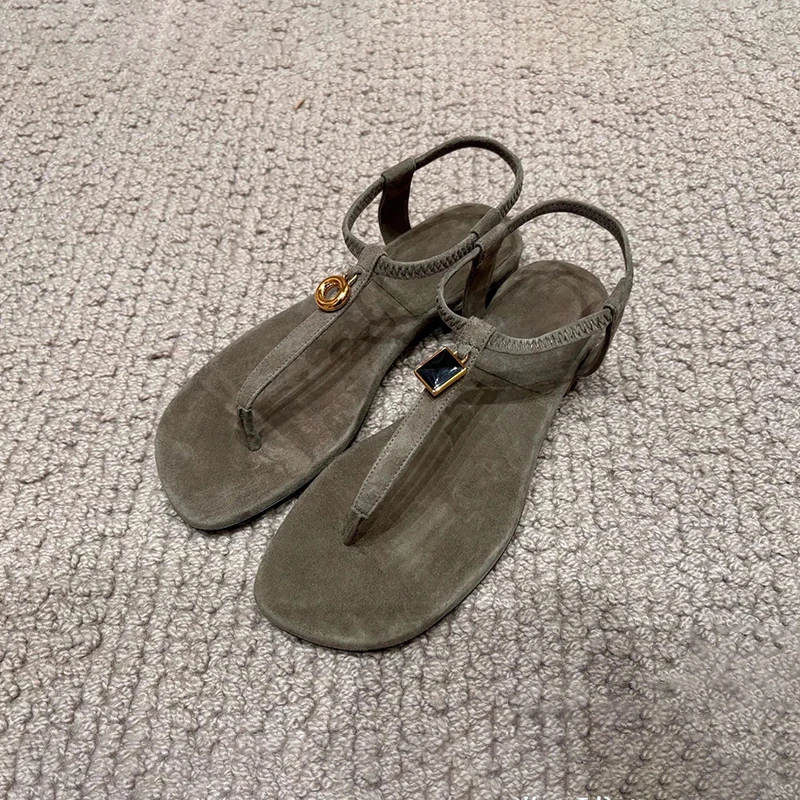 

Лето 2023, сандалии на плоской подошве, новые шлепанцы с квадратной головкой и плоской подошвой, замшевые кожаные простые крутые тапочки в стиле ретро, сандалии