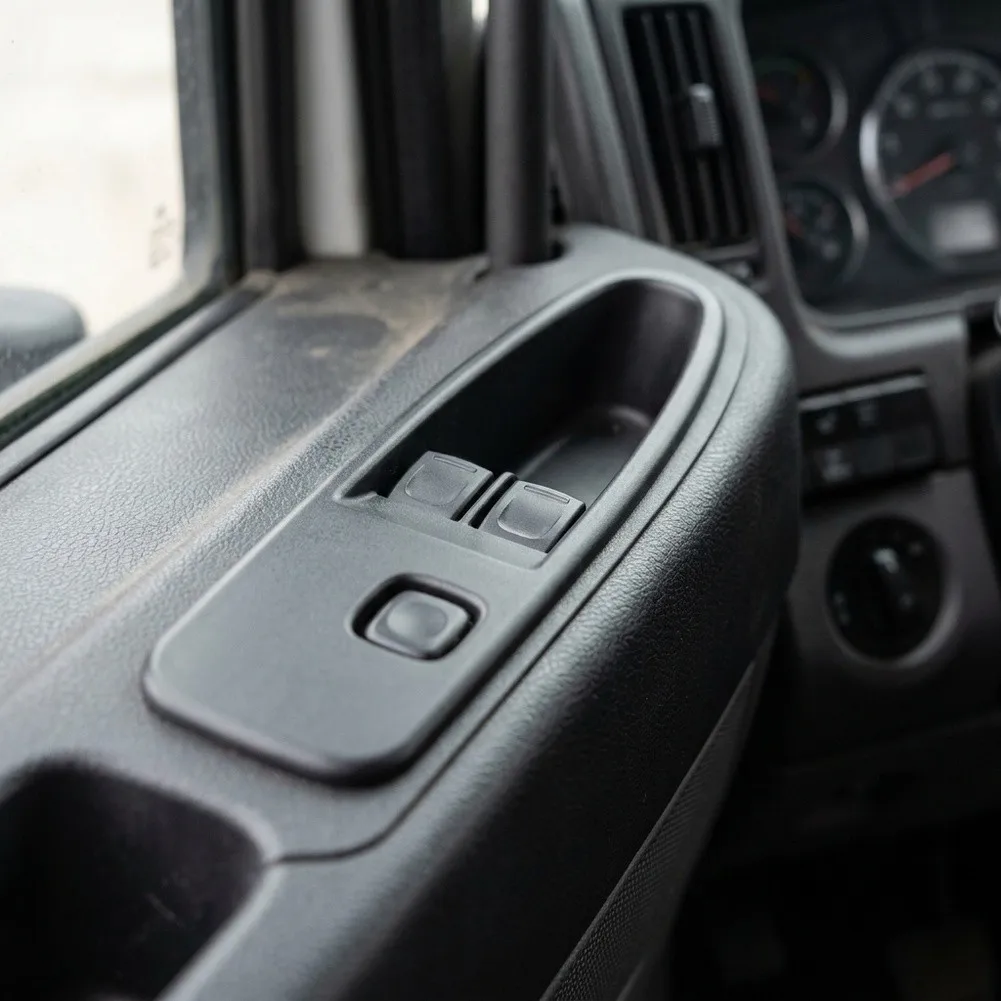 For ISUZU FVR96 and 3AE1 Truck Window Switch 1823801573 Engineered for Compatibility with Factory Wiring Harness