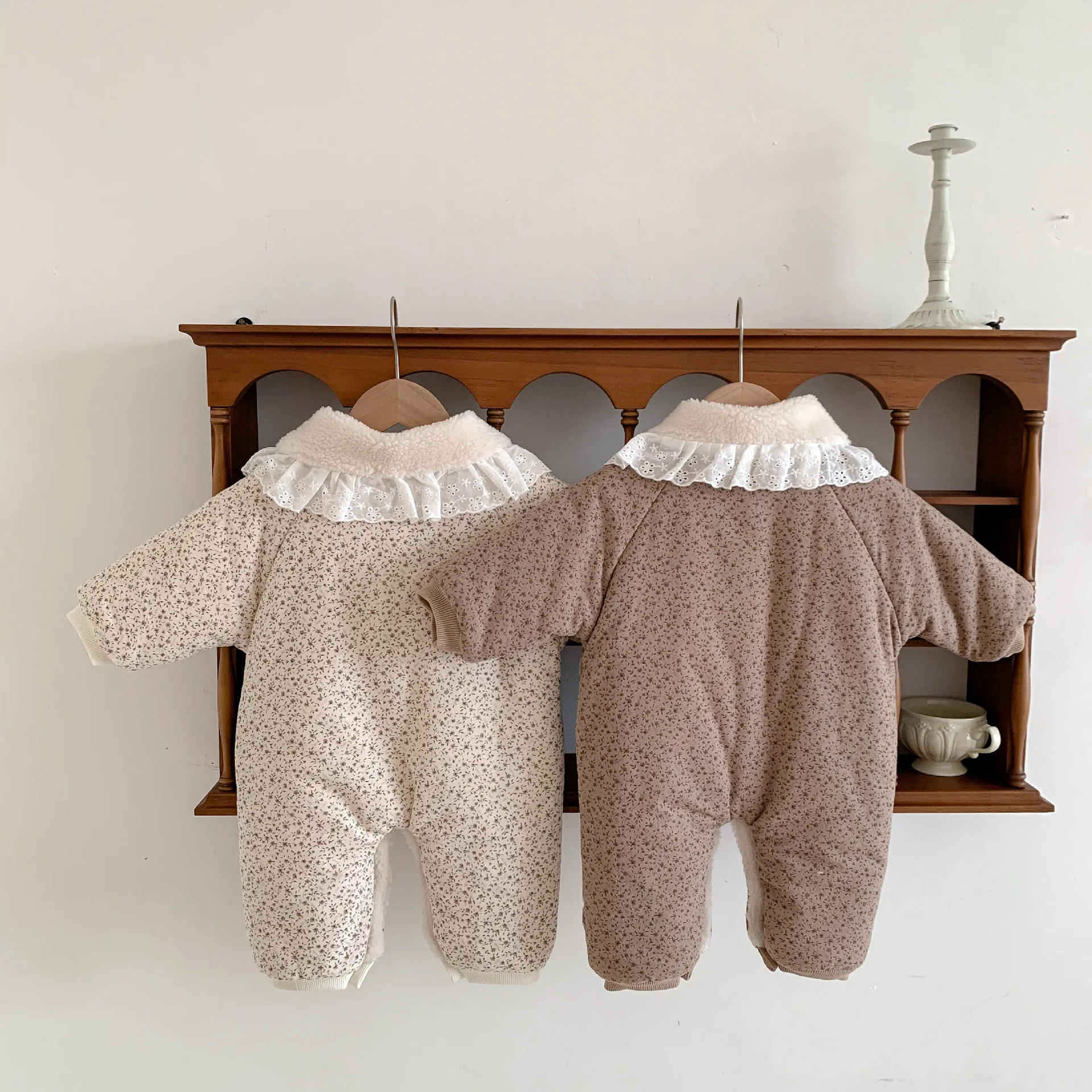 Mädchen süße Spitze Kragen einreihige Stram pler Baby Winter halten warm Retro Blumen Overall Baby Boy Mode Outfits