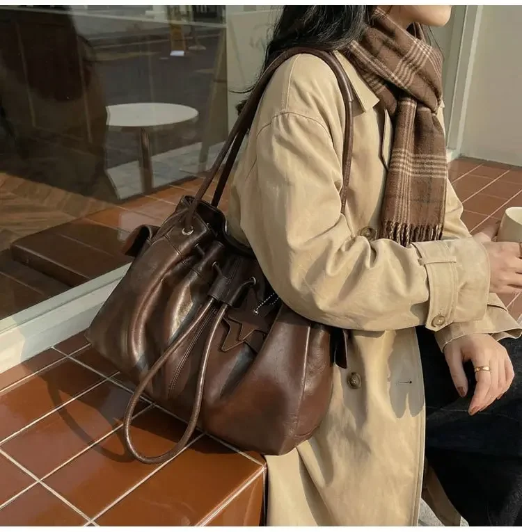 

Premium Pleated Tote Bag Hot Sale Fashionable Versatile Commuter Single Shoulder Oblique Span Bag Simple Solid Color Cloud Bag