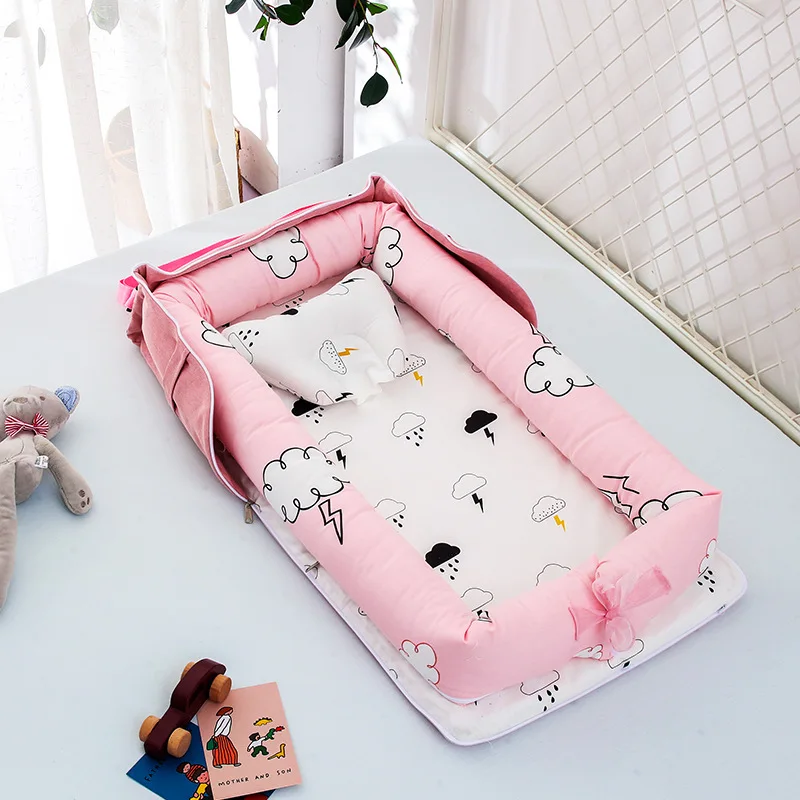 

Baby Crib Portable Mommy Baby Carrier Isolated Single Shoulder Luggage Bed Mid Bed Travel Crib