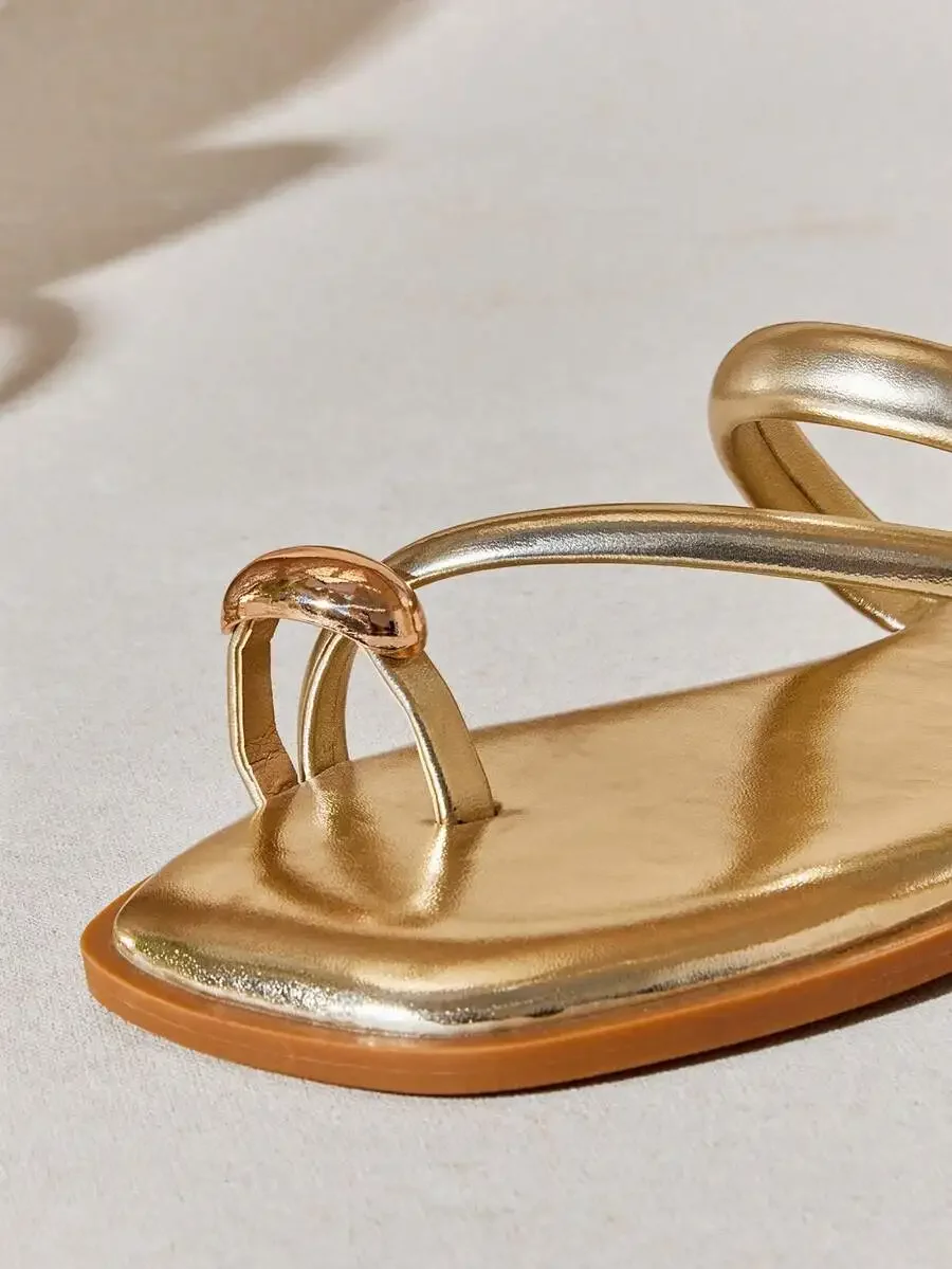 Womens Square Toe Minimalist Metallic Gold Accent Ring Toe Flip-Flop Sandals view 6