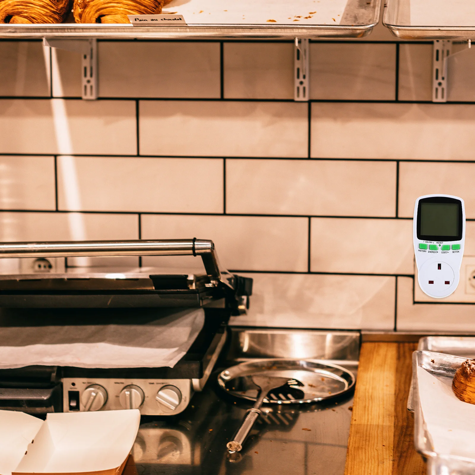 

Electricity Usage Monitor Plug Digital LCD Energy Meter Power Consumption Cost Monitor Uk Plug Electricity Usage Tracker