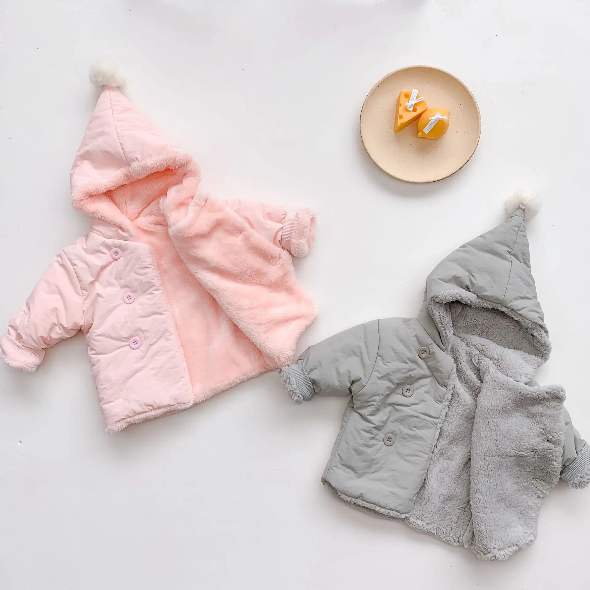 

New Solid Color Fleece Warm Baby Coat in Winter, Cute Three-dimensional Round Ball Long Sleeve Hooded Baby Coat