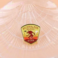 Skinwalker Pin metálico lobo gótico esmalte para mochila