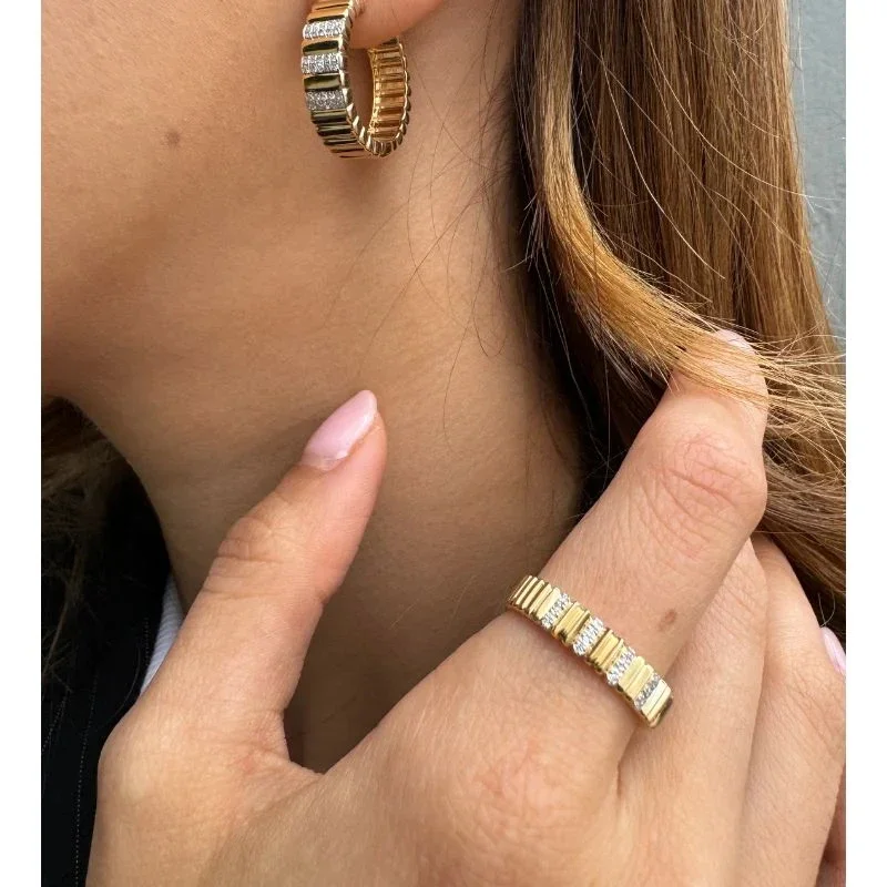 Sparking Bling 5A CZ Paved Trendy Women Jewelry Fluted Bar Finger Ring Medium Hoop Earring Bangle Set