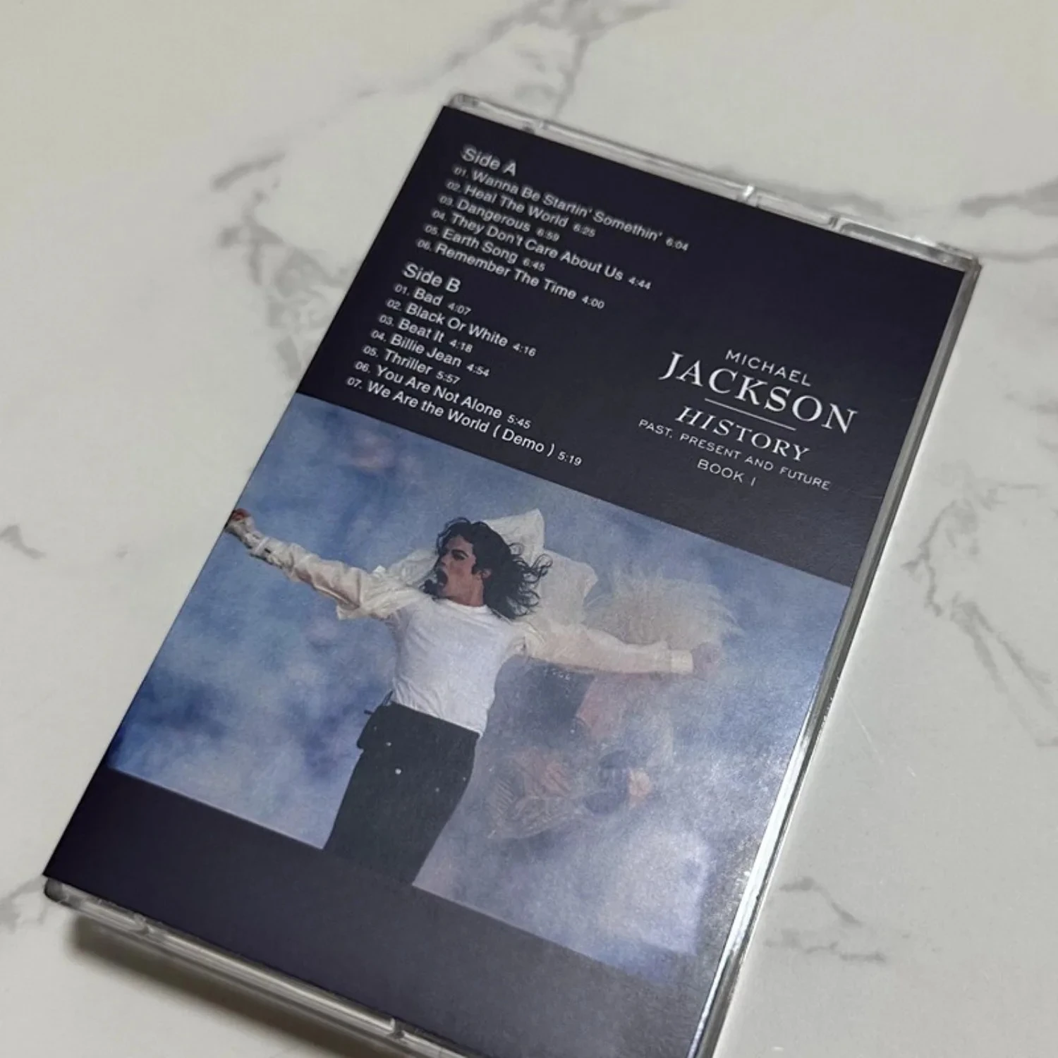 Cassete de Música Pop Estilo Épico dos Anos 90, Capa de Fotografia Atmosférica, Coleção de Faixas Clássicas de Ritmo