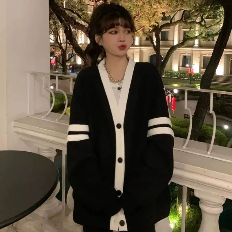 Splicing Knitted Cardigan with Single Breasted Loose and Lazy Style, Autumn and Winter V-neck Sweater Jacket for Women