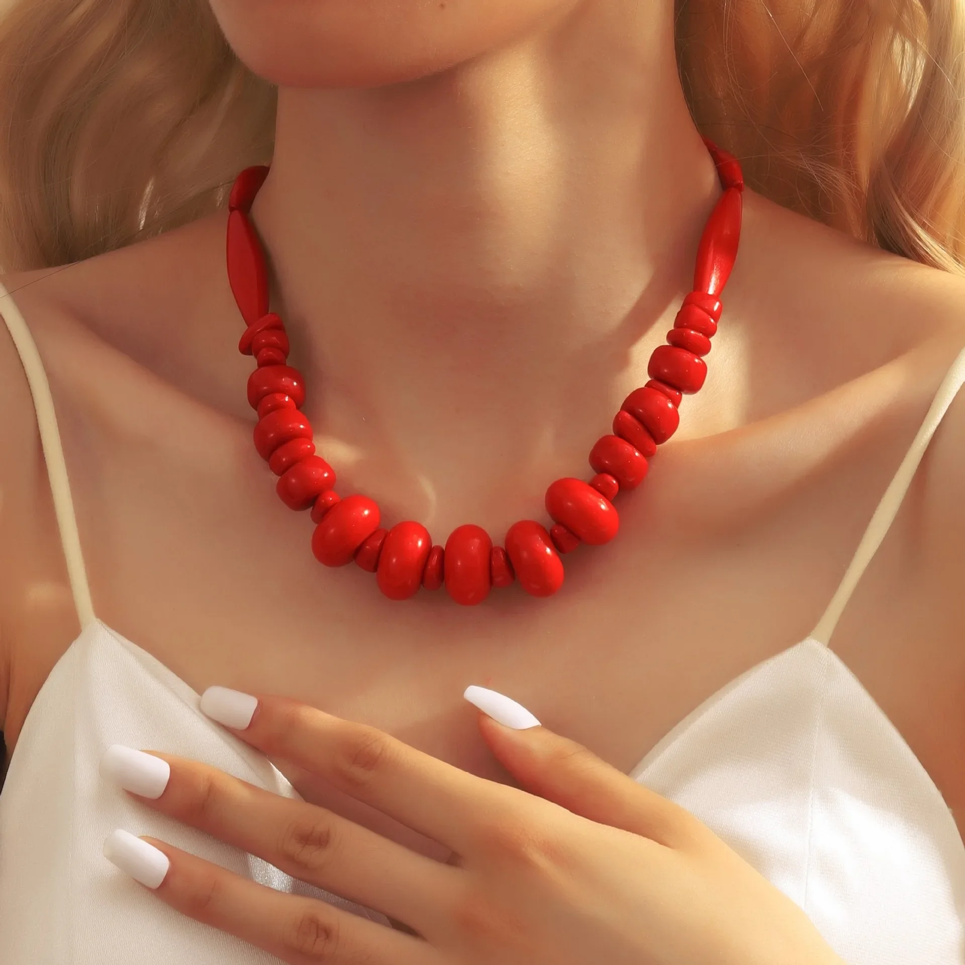 Best Seller Bohemian-style Resin Red Coral necklace for women, Hot sells Fashionable and Unique Style Necklace  jewelry choker