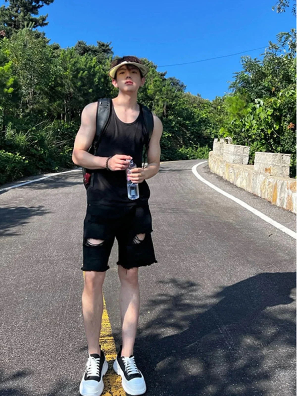 

Ripped Denim Shorts Men's Summer Travel Outfit American Vibe Five-Pointed Hole Straight Leg Five-Quarter Length Jeans Shorts