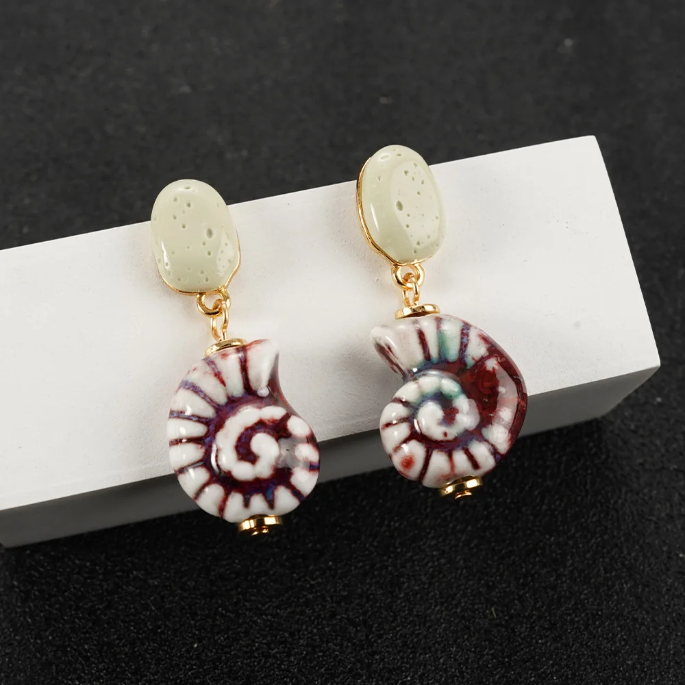 

Vintage Color Ceramic Snail Shape Earrings Birthday Celebration Anniversary Gift Banquet Travel Banquet Accessories Original