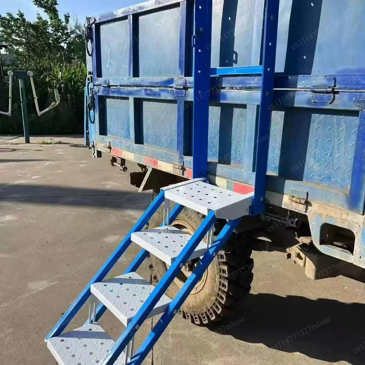Super thickened new loading artifact Car folding telescopic hanging shaving Agricultural special ladder University handling