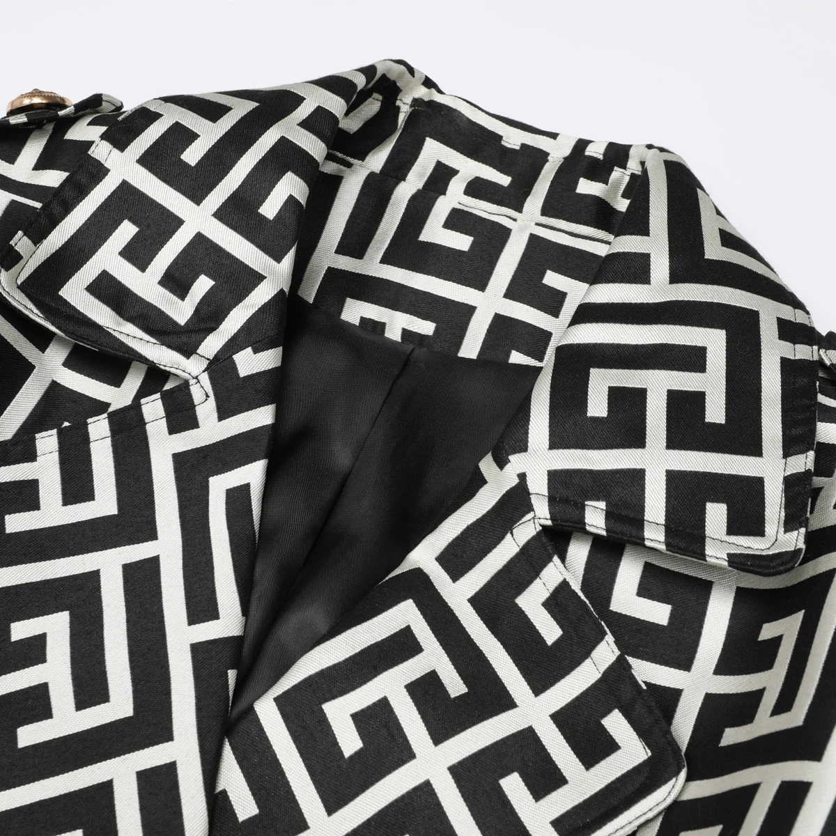 2655 High-quality Jacquard Texture Belt Hepburn Style Coat Temperament Commuting Mid Length Women's Trench Coat