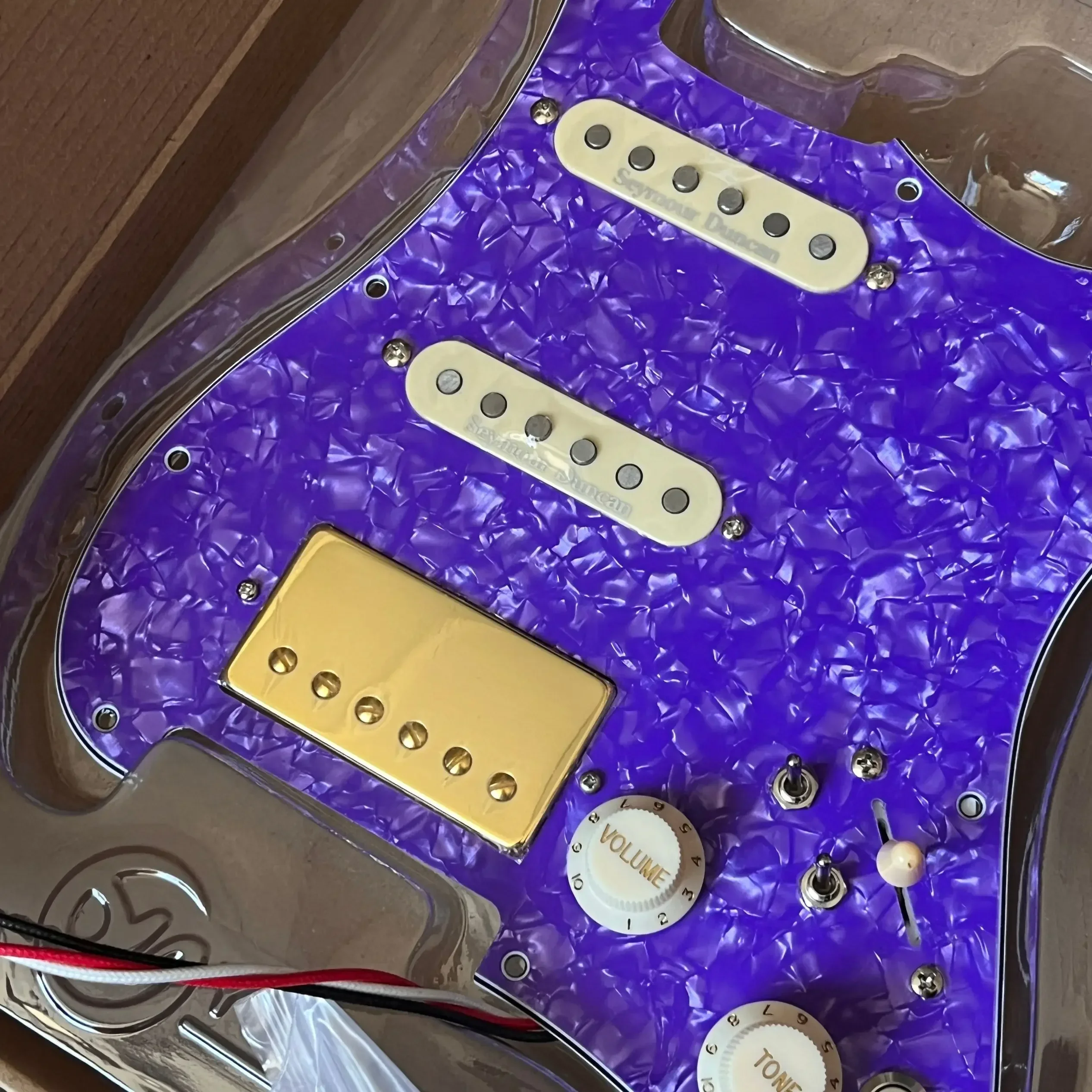HSS Prewired Loaded ST Pickguard Alnico 5 Humbucker Coil Split Guitar Kill Switch Output Mute Switch Kit Guitar Accessories
