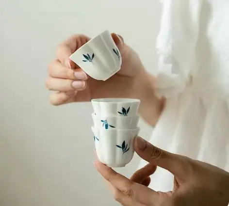 

2 шт./компл., чайная чашка с бабочкой и орхидеей, ручная роспись, белый фарфор, набор чашек, чашка с ароматом запаха лепестков, бытовые чайные принадлежности, 38 мл