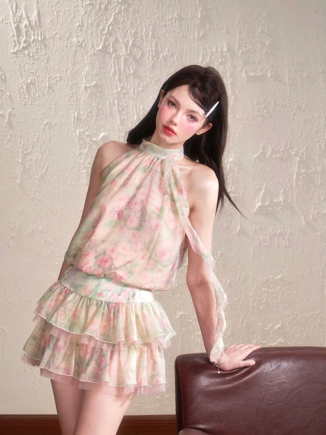 French Retro Elegant Floral Design Sleeveless Halter Neck Chiffon Vest Cake Layered Skirt 2-piece Set