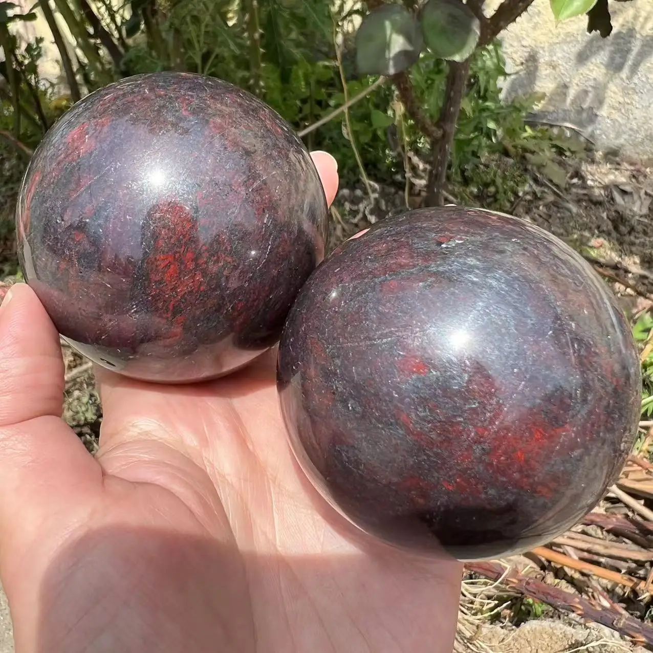 

Natural African Bloodstone Ball Tumbled Spheres Reiki Crystals And Stones Healing Feng Shui Ornament