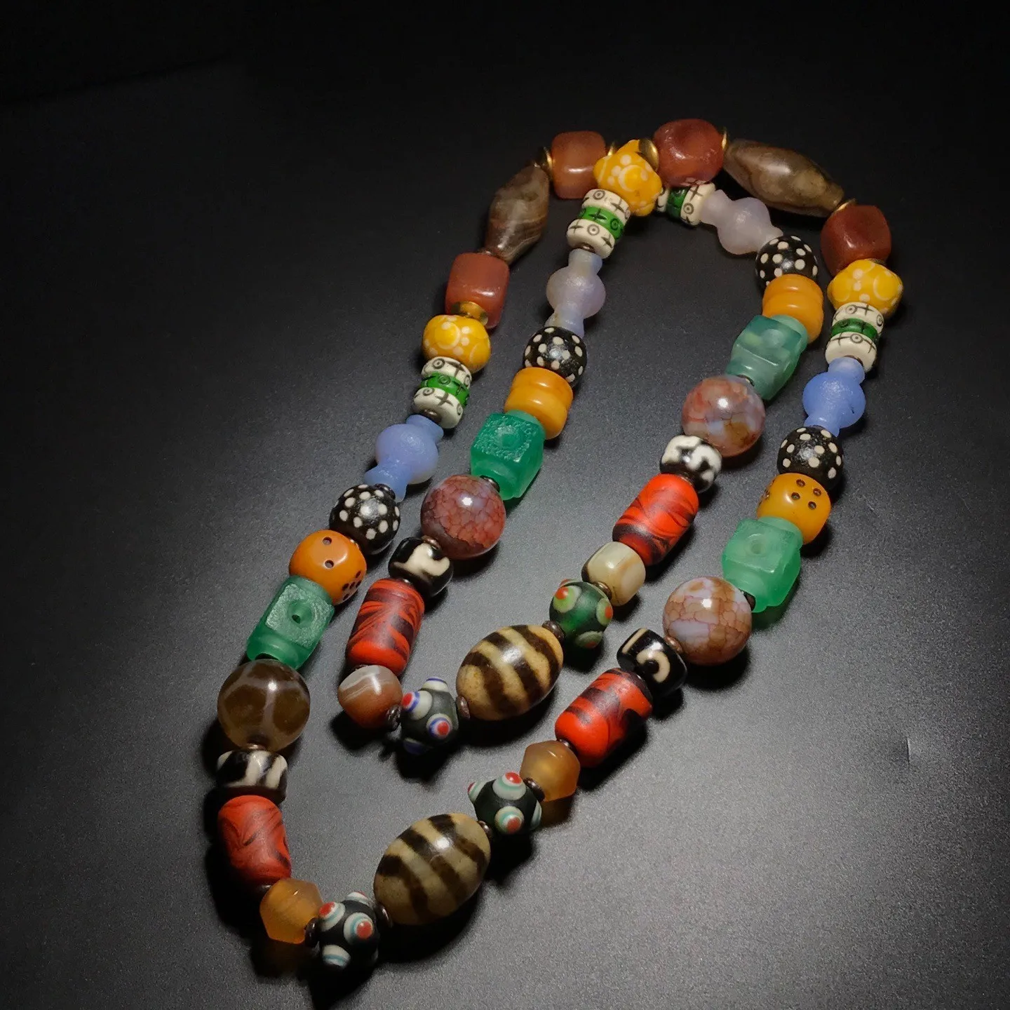 Tibetan Old Agate Old Colored glaze Dzi Multiple patterns Beads Necklace J0424