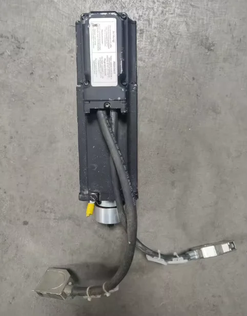 MKD041B-144-KP1-KS Second hand servo motor test OK,