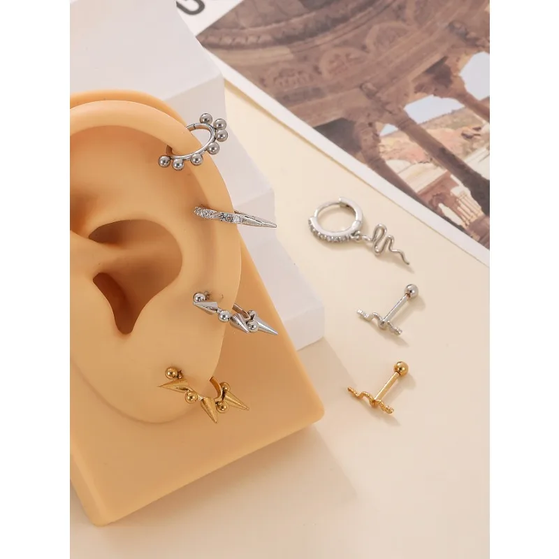 

1pc Punk Diamond-tipped Cone-snake-nose Ring Hinge Segment Ear Cartilage Pedius Ear Drop Wear Earrings Piercing Stainless Steel