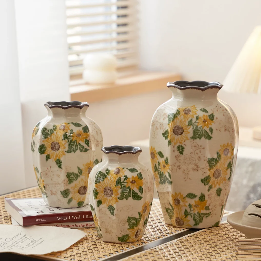 Vintage Sunflower Ceramic Vases Hand-Painted Crackle Glaze Flower Vases with Ruffled Rim Home Tabletop Decor Wedding Centerpiece