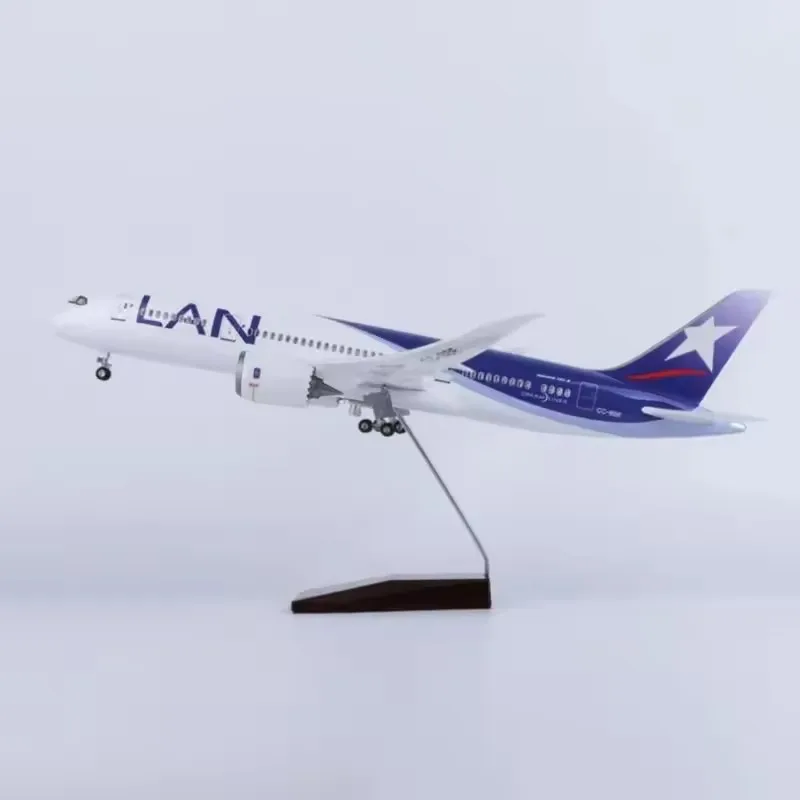 2025 New 1/130 Chile LAN Airline Airplane Model Toy B787 LANChile Dreamliner Aircraft Diecast Replica Plane Collection Display