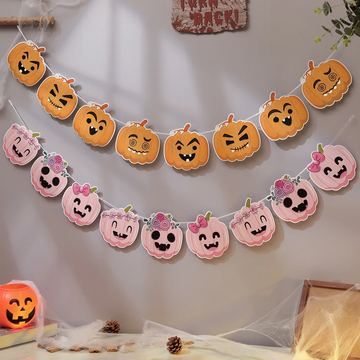 HAPPY HALLOWEEN smiling face grimace orange pink pumpkin party decoration flag-raising holiday carnival atmosphere layout banner