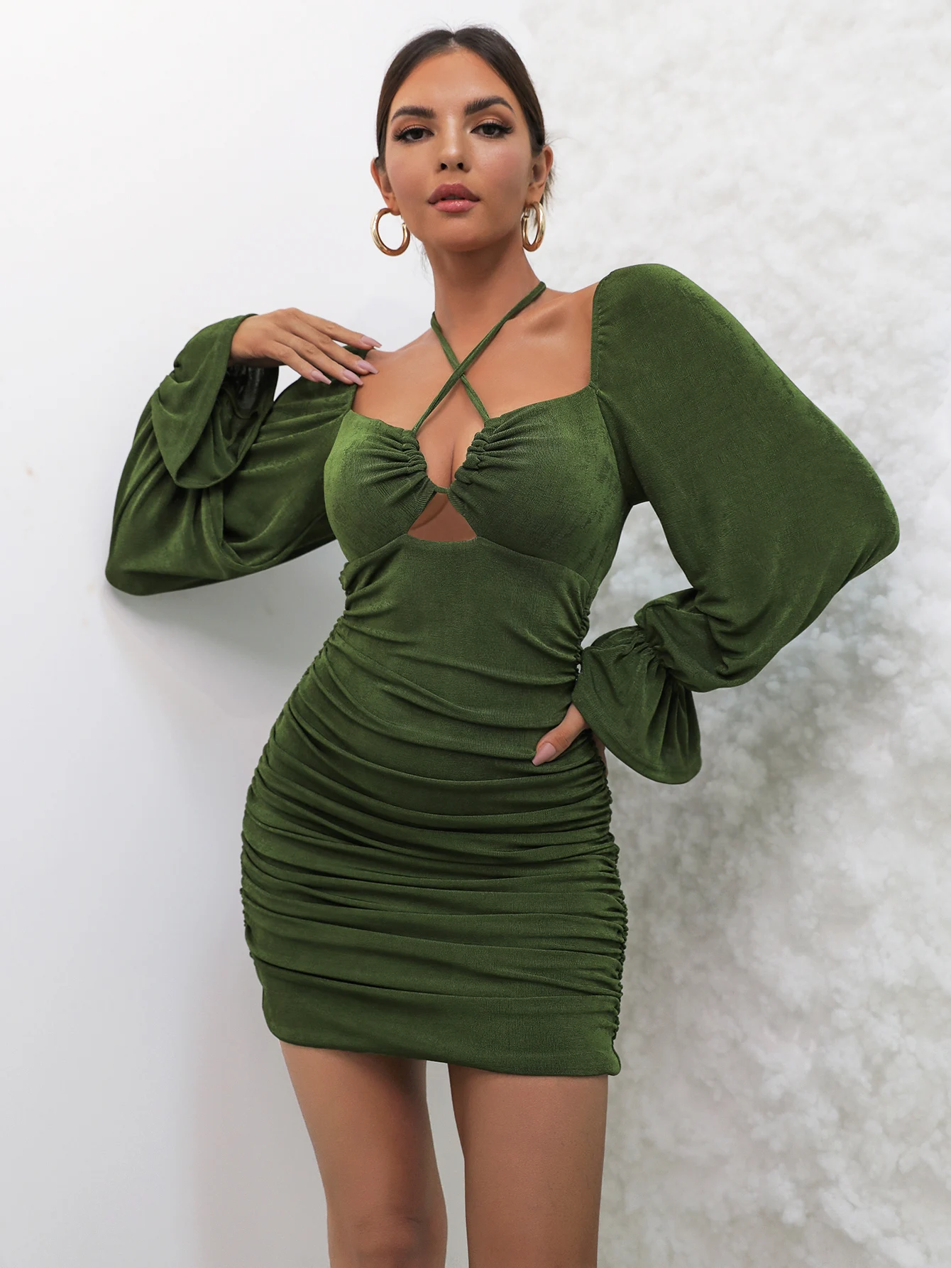 ชุดเดรสแขนสะบัดเซ็กซี่ ชุดเดรสผู้หญิง Ruched หรูหรา ตัดผูกหลัง ชุดเดรสเข้ารูป Sweetheart