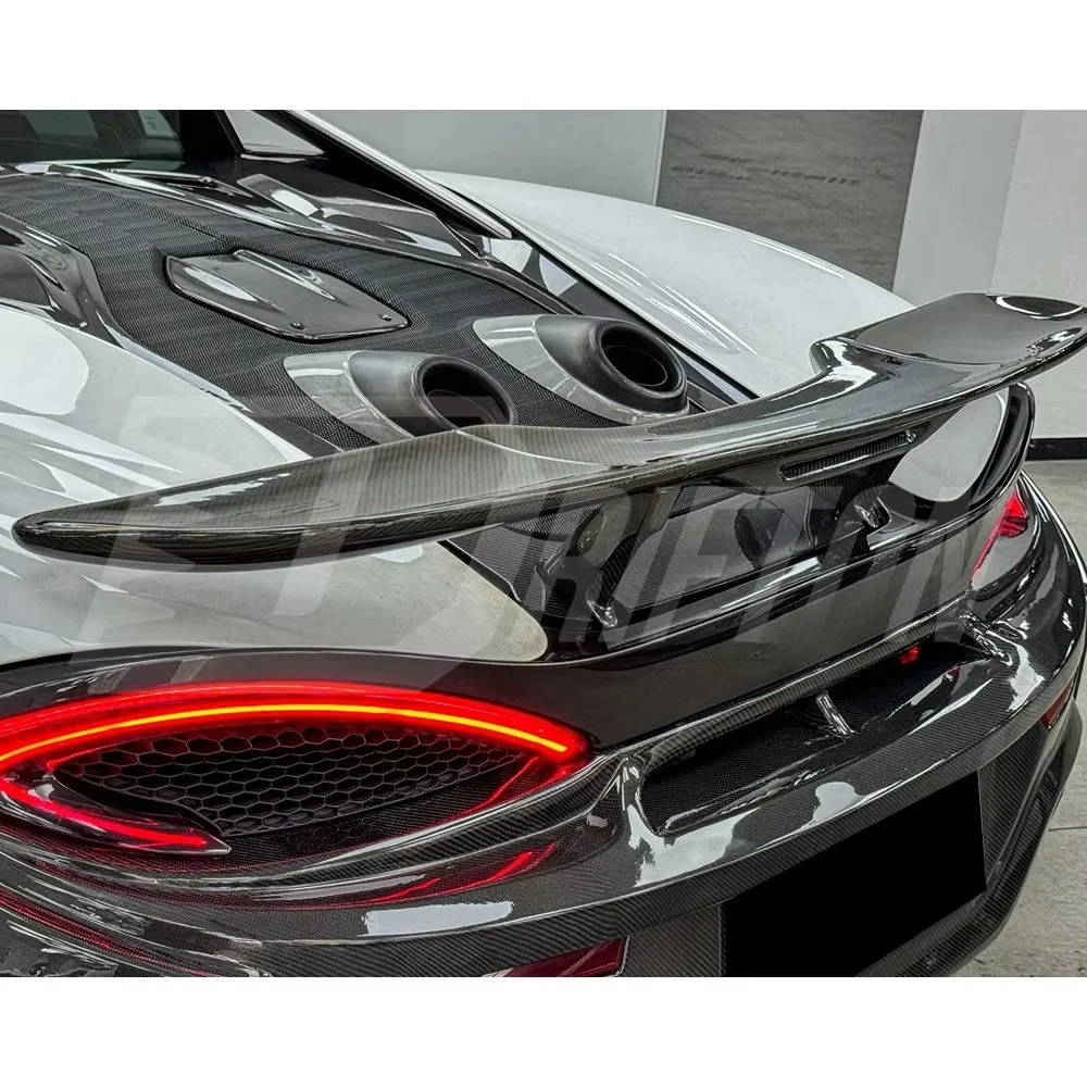 جناح سبويلر خلفي من ألياف الكربون الجاف طراز OEM 600LT لطراز السيارة 600LT