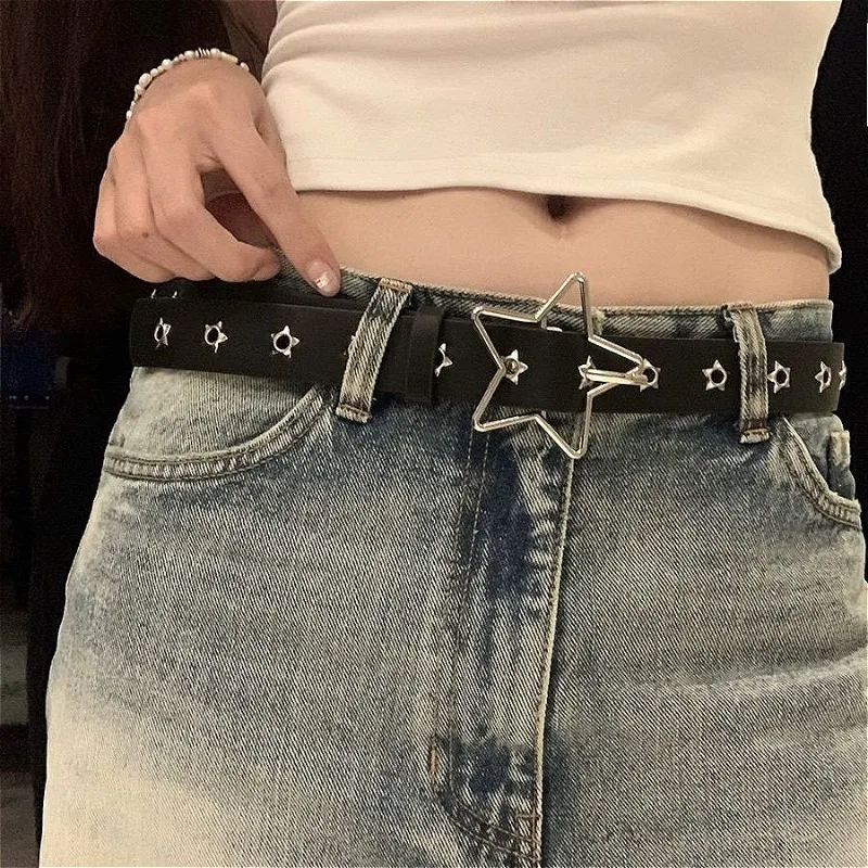 Image of Neuer Punk-Stil Nischen-Gürtel mit Nieten und Sternmuster aus perforiertem Leder – Trendiger breiter Gürtel im amerikanischen Stil für Damenjeans
